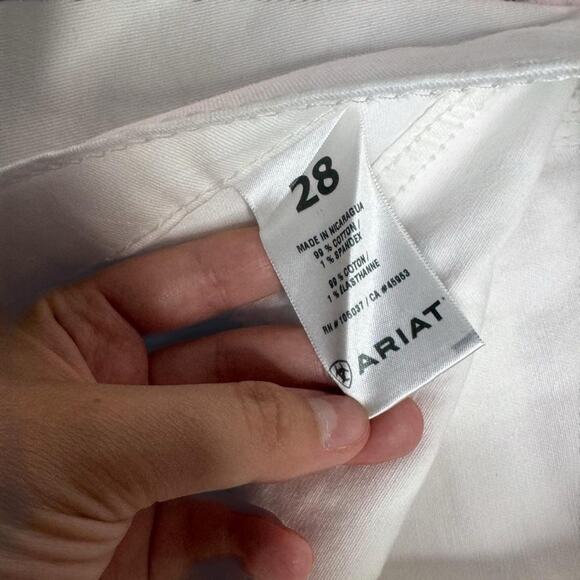 Ariat NWT White Denim Boyfriend Shorts 28R, Western, Festival - Picture 6 of 8